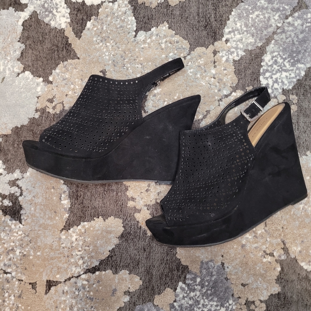 Chinese Laundry Wedges